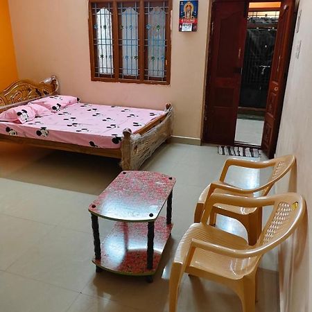 Sri Annai Home Stay I Тіруваннамалай Екстер'єр фото